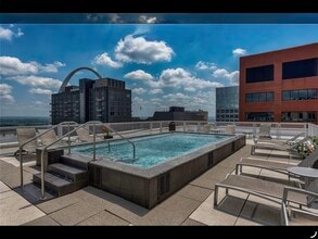314 N Broadway in St. Louis, MO - Foto de edificio - Building Photo