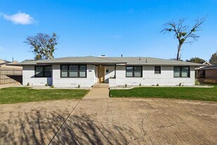 6207 Royal Ln in Dallas, TX - Building Photo