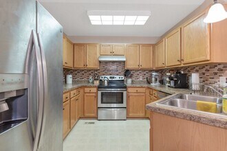 303 Harbor Trce in Sanford, NC - Building Photo - Building Photo