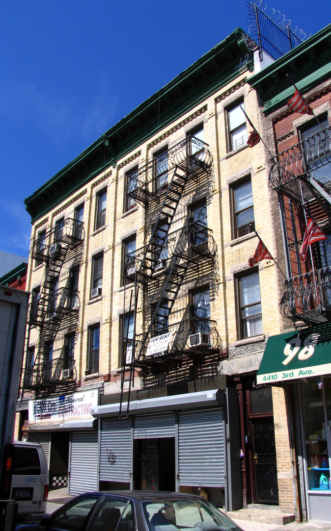 4420 3rd Ave in Brooklyn, NY - Building Photo - Building Photo