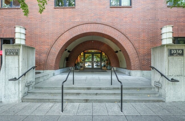 1030 NW Johnson St in Portland, OR - Building Photo - Building Photo