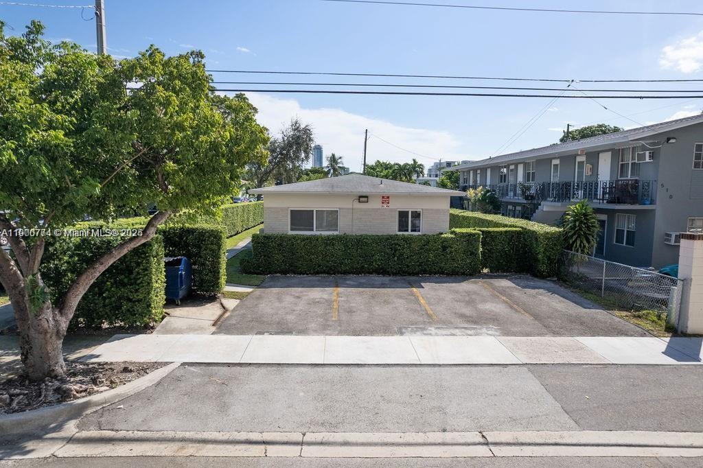 900 SW 5th Ave in Miami, FL - Building Photo