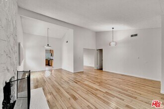 3107 Hodler Dr in Topanga, CA - Building Photo - Building Photo