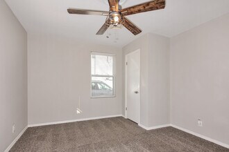 24 Florval Dr in Florissant, MO - Building Photo - Building Photo