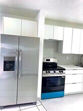 11 SW 52nd Ave in Coral Gables, FL - Building Photo - Building Photo