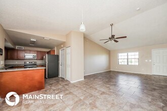 2162 Dickens St NE in Palm Bay, FL - Foto de edificio - Building Photo