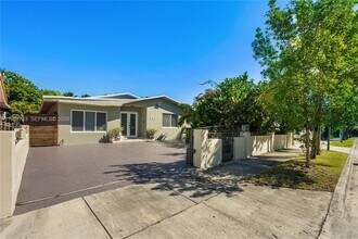 1333 SW 16th St in Miami, FL - Building Photo - Building Photo