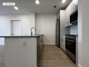 912 Broadway in Brooklyn, NY - Building Photo - Building Photo
