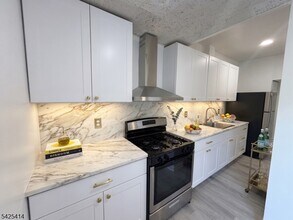 73 Newark Ave in Belleville, NJ - Building Photo - Building Photo