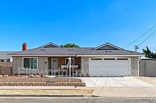 6531 Barnhurst Dr in San Diego, CA - Building Photo