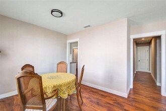 3317 Paraiso Way in Glendale, CA - Building Photo - Building Photo