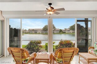 13061 Hamilton Harbour Dr, Unit R8 in Naples, FL - Building Photo