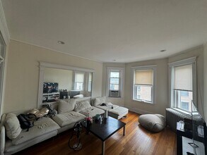 40 Orkney Rd in Boston, MA - Foto de edificio - Building Photo