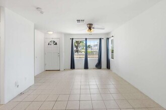 91-1031-1031 Kaimalie St in Ewa Beach, HI - Foto de edificio - Building Photo