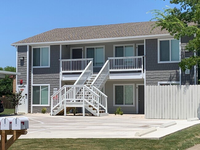 2806 Bull Run, Unit 2806 Bull Run Unit D in Taylor, TX - Building Photo - Building Photo