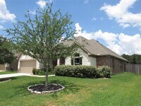 18302 Hampton Hills Dr in Humble, TX - Foto de edificio - Building Photo