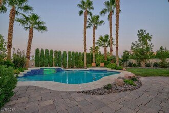 2394 Millcroft Dr in Henderson, NV - Building Photo - Building Photo