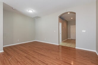 723 Parsons Pointe St in Seffner, FL - Building Photo - Building Photo