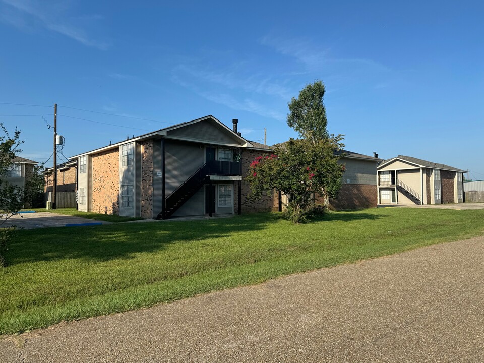 Pen Avenue Townhomes in Gonzales, LA - Building Photo