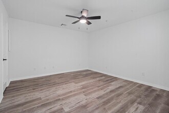 30 April Point Dr S in Montgomery, TX - Building Photo - Building Photo