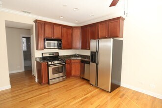 3257 N Clifton Ave in Chicago, IL - Building Photo - Building Photo