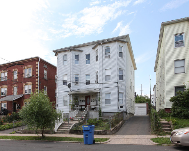 162 Grove St in New Britain, CT - Building Photo - Building Photo