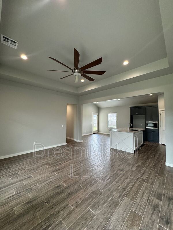 5354 E Maple Rd in Washington, OK - Foto de edificio - Building Photo