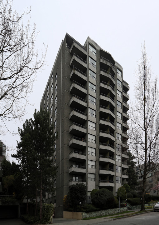 Oceanic Apartments in Vancouver, BC - Building Photo