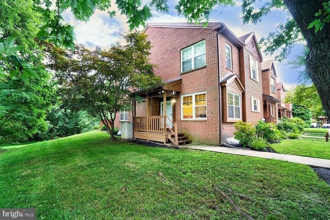 111 Honey Locust Ct in Collegeville, PA - Foto de edificio - Building Photo