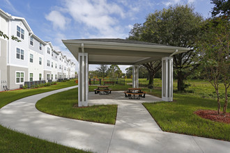 Abigail Court in Port Richey, FL - Foto de edificio - Building Photo