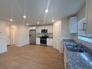 14063 Starlene St in Moreno Valley, CA - Building Photo - Building Photo