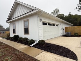 311 Arroyo Hondo Terrace in Crestview, FL - Building Photo