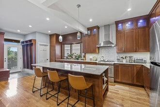 4317 N Kenneth Ave in Chicago, IL - Foto de edificio - Building Photo