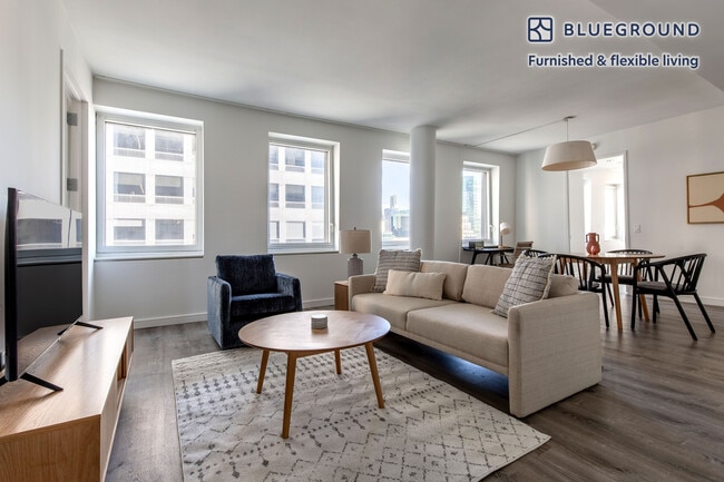 70 W 45th St