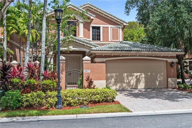 2812 Kinsington Cir in Weston, FL - Building Photo - Building Photo