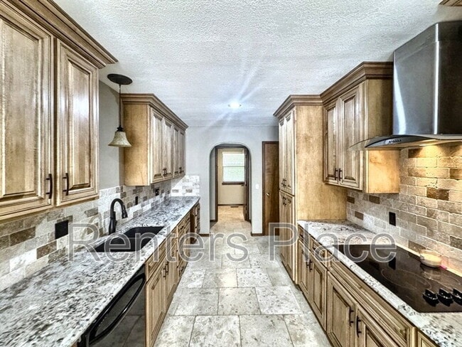 5001 E 97th Pl in Tulsa, OK - Foto de edificio - Building Photo