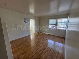 124 S Park View St in Los Angeles, CA - Building Photo