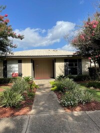 Bay Oaks Apartments in Mobile, AL - Building Photo - Building Photo