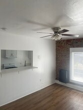 Pinnacle Apex Holdings LLC-1827 W SUNSET in Los Angeles, CA - Building Photo - Interior Photo