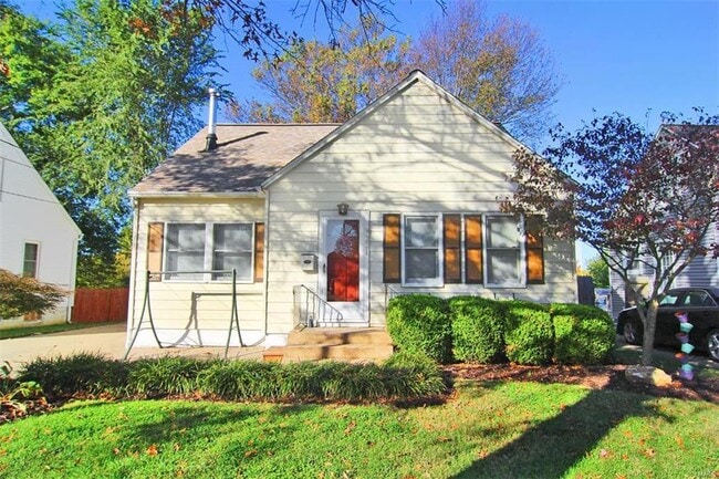 221 Henderson St in Jackson, MO - Building Photo - Building Photo