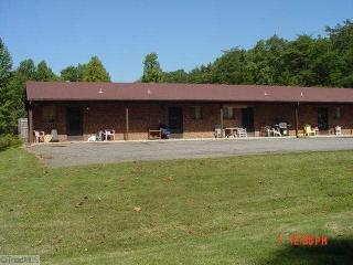 1 Bonne Venture Rd in Walkertown, NC - Building Photo