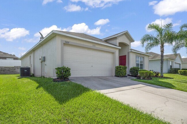 7632 Merchantville Cir in Zephyrhills, FL - Building Photo - Building Photo