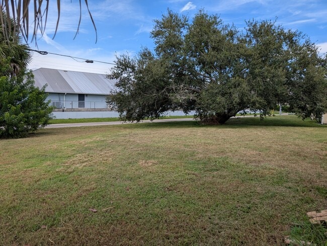 392 Del Monte Rd in Sebastian, FL - Building Photo - Building Photo
