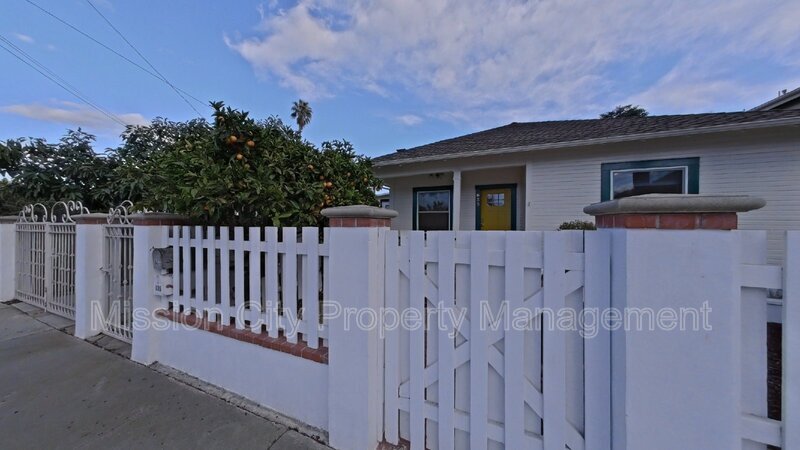 633 W De La Guerra St in Santa Barbara, CA - Building Photo