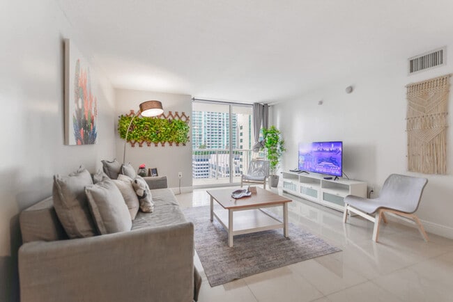 1200 Brickell Bay Dr
