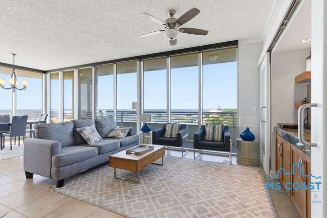 2060 Beach Blvd in Biloxi, MS - Building Photo - Building Photo