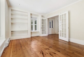 34 Thoreau St in Concord, MA - Building Photo - Building Photo