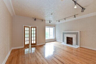5121 S Ingleside Ave in Chicago, IL - Building Photo - Building Photo