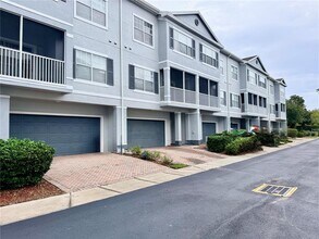 2424 Grand Central Pkwy in Orlando, FL - Building Photo - Building Photo