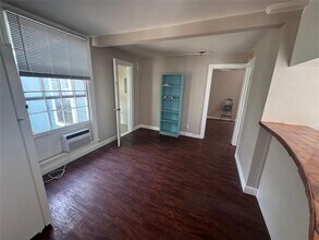 711 W 35th St in Austin, TX - Building Photo - Building Photo